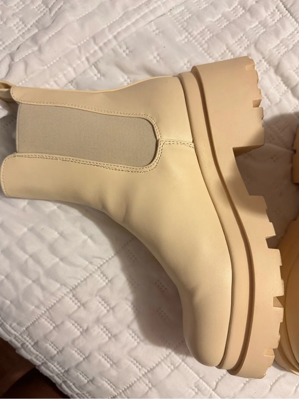 ASOS DESIGN Archer chunky chelsea boots in cream